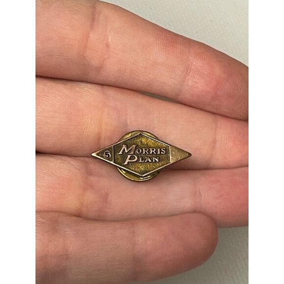 Vintage Morris Plan 5 Year Service Pin Badge signed 10ktgf Collectible - Picture 2 of 5
